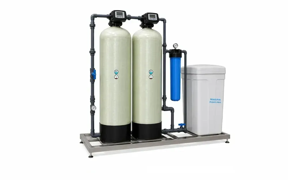 Twin vessel water softener plant with brine tank